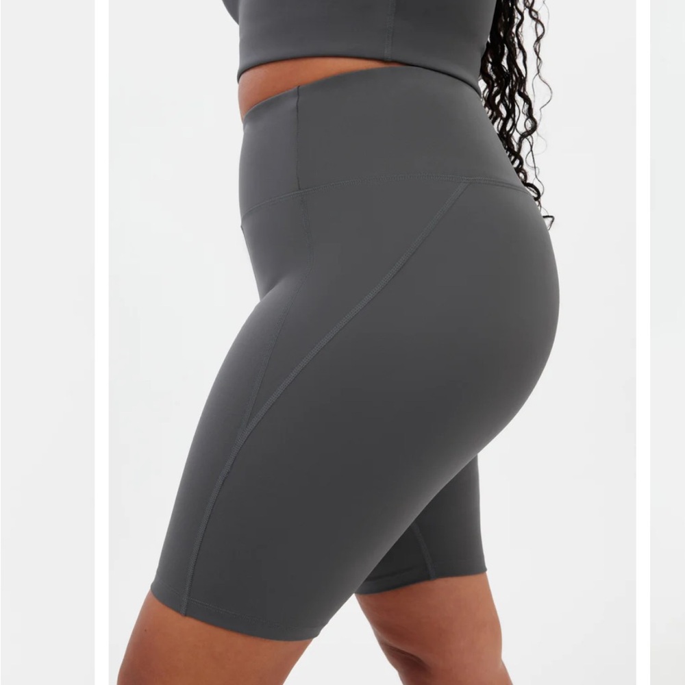 High-Rise Bike Short in Moon